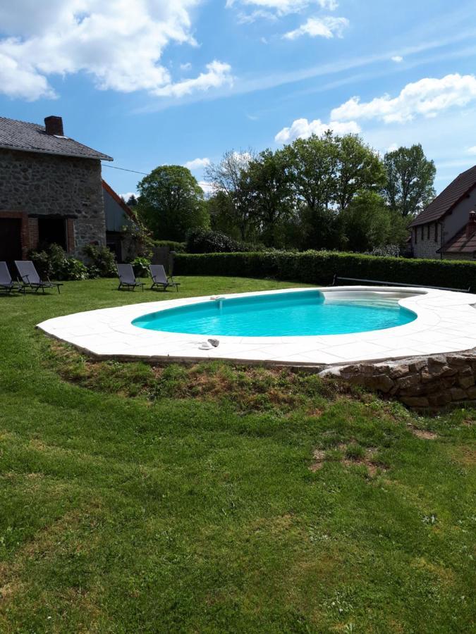 Chez Nathalie Et Jean Claude Hotel Saint-Marc-à-Frongier Kültér fotó