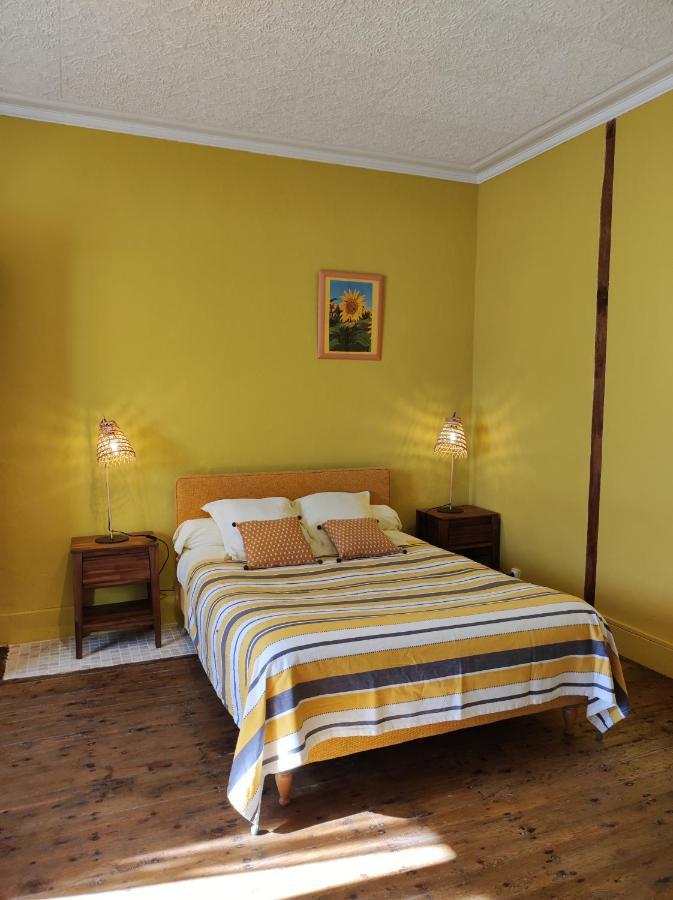 Chez Nathalie Et Jean Claude Hotel Saint-Marc-à-Frongier Kültér fotó
